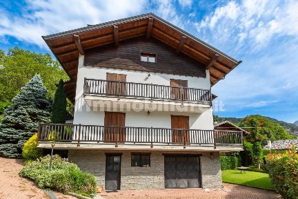 Challand-Saint-Anselme, Frazione Orbeillaz