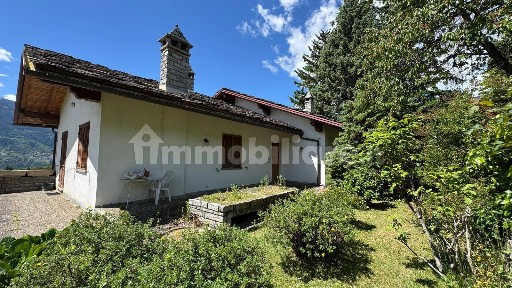 Villa bifamiliare Località Croux, Chef Lieu, Saint-Christophe