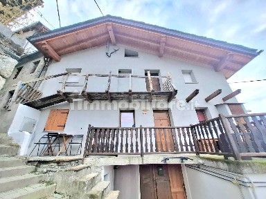 Montjovet, Frazione Devin, 3