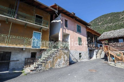 Champdepraz, Località Capoluogo, 75