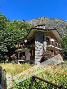 Villa unifamiliare Località Poutaz, 10, Antey-Saint-Andrè