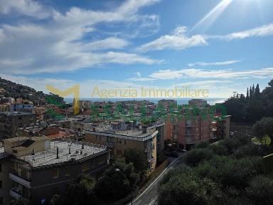 Trilocale via M. Castelli, Centro, Finale Ligure