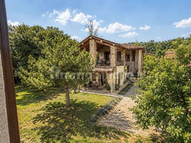 Pietra de' Giorgi, Casa Costa, 5