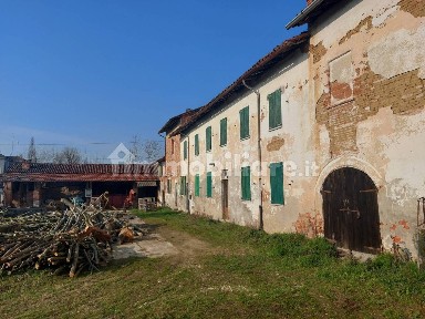 Casale via Umberto I, Monteleone, Inverno e Monteleone