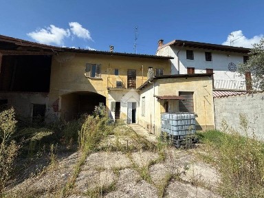 Cassolnovo, Via Montegrappa, 6