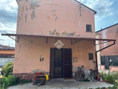 Santa Cristina e Bissone, Via Italia, 107