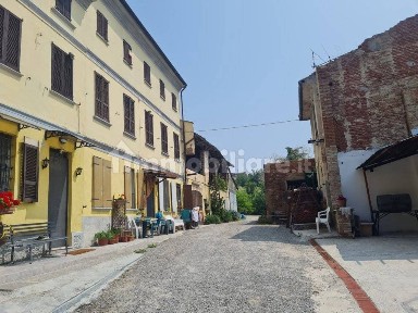 Montù Beccaria, Frazione Casotti, 31