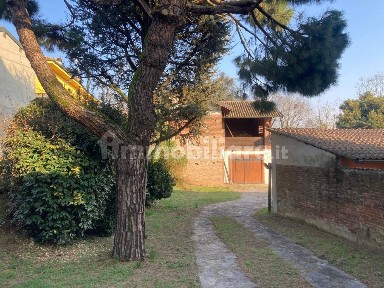 Garlasco, Via Chiesa