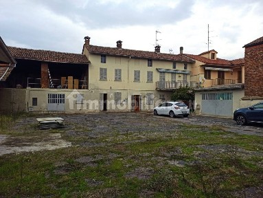 Candia Lomellina, Via de' Reali