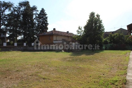 Casale via Umberto Maddalena 11, Castelletto Po, Castelletto di Branduzzo