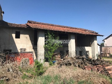 Gropello Cairoli, Via Roma 50