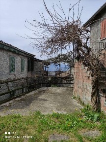 Rustico - casale all'asta frazione Mossago, Val di Nizza
