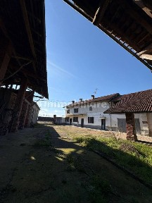 Cascina, buono stato, 400 m², Centro, Mortara