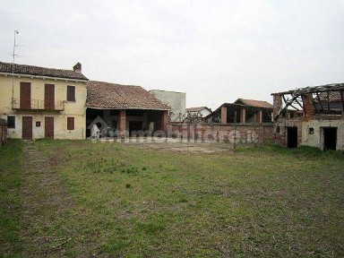 Cascina, da ristrutturare, 110 m², Centro, Mortara
