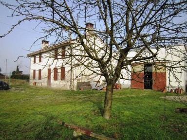 Cascina, da ristrutturare, 130 m², Centro, Mortara