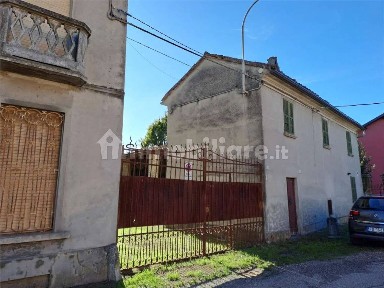 Cascina, buono stato, 450 m², Centro, Casteggio