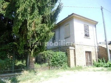 Cascina, da ristrutturare, 120 m², Centro, Casteggio