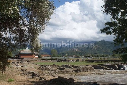 Luni, via dogana