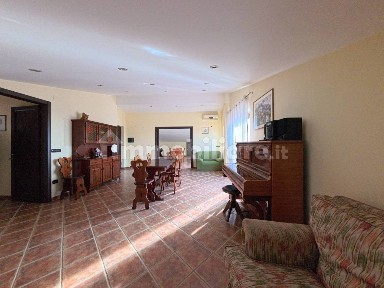 Vitulazio, Via Rimembranza, 75