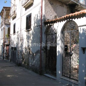 Appartamento all'asta via carità, Teano