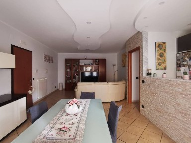 Trilocale via Grotta 57, San Nicola la Strada