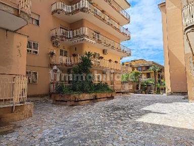 Appartamento via Roma, Centro, Maddaloni