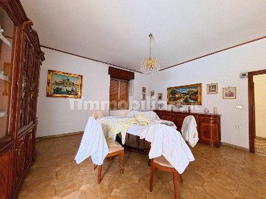 Casapulla, Via Montale, 11