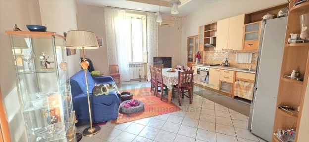 Trilocale via San Carlo 107, Centro Storico - Corso Trieste, Caserta