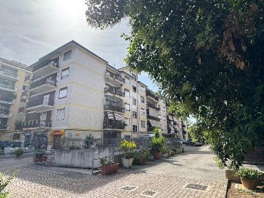 Caserta, Lincoln, Viale abramo lincoln, 170