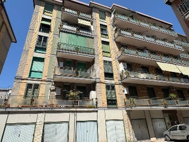 Quadrilocale viale abramo lincoln 217, Lincoln, Caserta