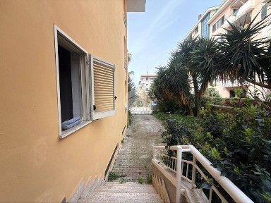 Quadrilocale via primo ottobre 4, Tredici, Caserta