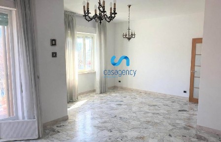 Quadrilocale via Settembrini 23, Centro Storico - Corso Trieste, Caserta