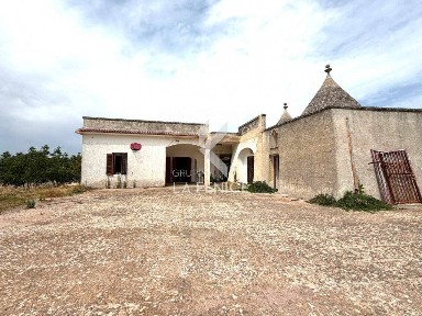 Martina Franca, strada chiancaro