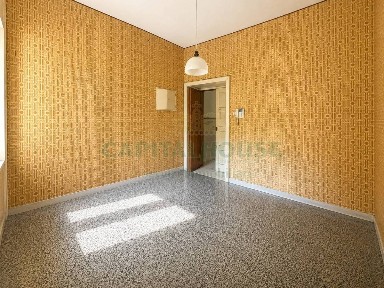 Trilocale viale Ferrovia, Centro, Capua