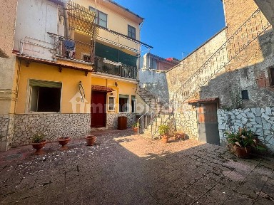 Quadrilocale via dei Giardini, Puccianiello, Caserta