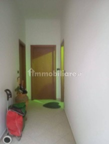 Trilocale via Fratelli Bencivenga 40, Mondragone