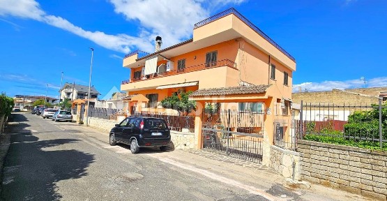 Trilocale via Camillo Benso di Cavour, Centro, Cellole