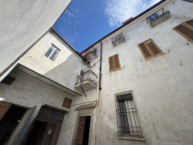 Terratetto unifamiliare via Massari, 6, Centro, Mantova