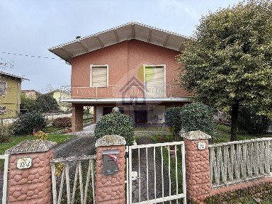 Viadana, via mentana 182