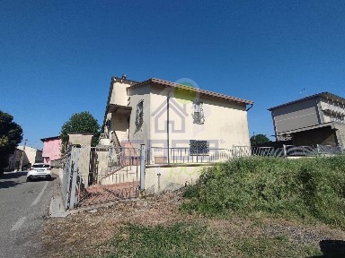 Terratetto unifamiliare via Giordano Bruno 61, Centro, Canneto sull'Oglio