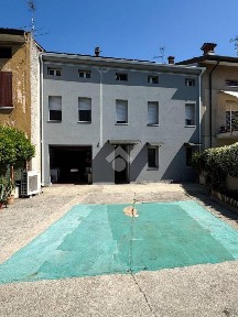 Castel Goffredo, Viale Montegrappa, 20