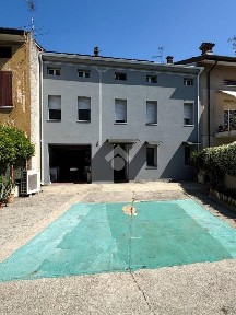 Castel Goffredo, Viale Montegrappa, 20