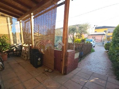 Terratetto unifamiliare via Guglielmo Marconi 130, Centro, Gazoldo degli Ippoliti