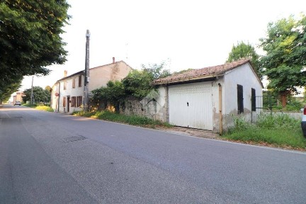 Terratetto unifamiliare piazza Ippolito Nievo 1, Centro, Rodigo