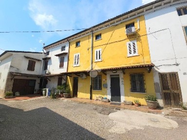 Terratetto unifamiliare Strada Statale Goitese 300, Centro, Goito