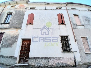 Terratetto unifamiliare via Filzi, 4, Centro, Rivarolo Mantovano