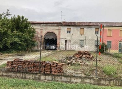 Casa indipendente all'asta Correggioli, via Rovigo, 162, Ostiglia