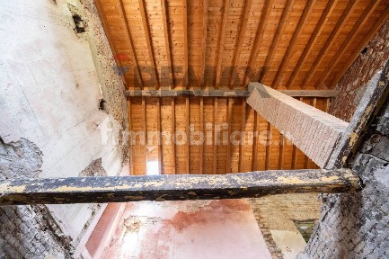 Terratetto plurifamiliare Stradatessagli 58, Centro, Commessaggio