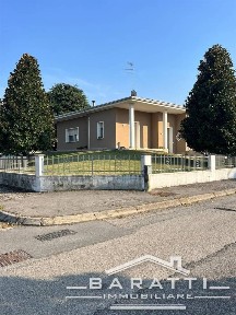 Terratetto unifamiliare 190 m², ottimo stato, Centro, Quistello