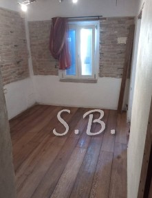 Borgo Virgilio, Via Coronella